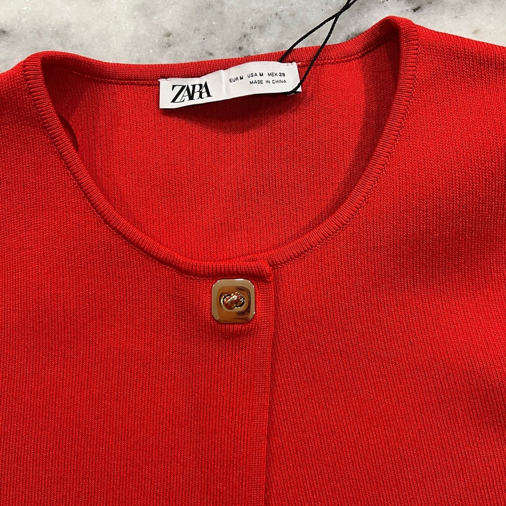 Red Zara split button top - size medium - Picture 4 of 4